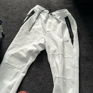 American Eagle Sweats- gray- also have in light and dark gray